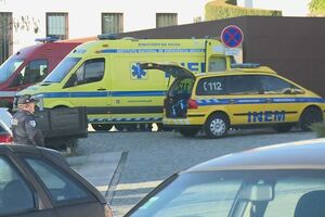 Homem marca encontro para reatar relação e tenta matar mulher em frente à sogra