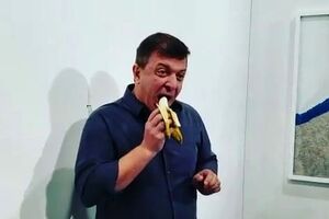 Banana presa a parede e vendida por 108 mil euros foi comida por outro artista