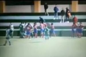 "Se te apanho, violo-te": Adepto ameaça árbitra de 16 anos