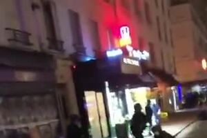 Paris is a mess as Galatasaray and PSG ultra fans continue to skirmish with the police in .mp4