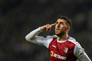 Paulinho e Pedro Neto estreiam-se nos convocados da seleção, Pepe de fora