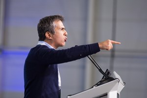 Mesquita Nunes defende-se de ataques homofóbicos