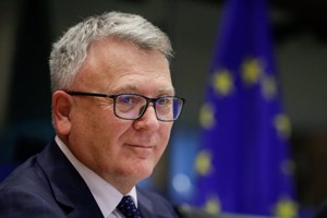 Bruxelas espera acordo entre países sobre salários mínimos até junho