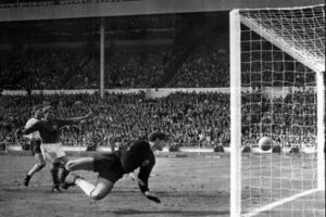 Guarda-redes que sofreu 'golo fantasma de Wembley' em 1966 morre aos 84 anos