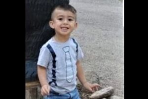 Menino de três anos e pai desaparecidos após mãe ser encontrada morta em casa
