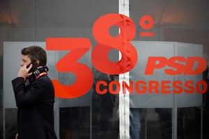Seis momentos que animaram o Congresso sonolento do PSD