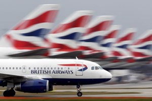 Covid-19: Pilotos da British Airways aceitam cortes salariais e despedimentos