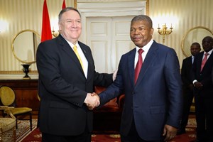 EUA apoiam Angola na responsabilização de envolvidos em corrupção, diz Pompeo
