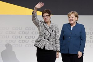 Uma candidatura surpresa à liderança do partido de Merkel