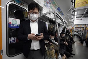Covid-19: PM do Japão alarga estado de emergência a todo o país