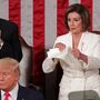 Primeiro, Trump recusou cumprimentar Pelosi.  Depois, esta rasgou o discurso do Estado da União