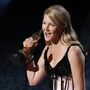 Laura Dern agradece o Óscar. 'Melhor presente de aniversário de sempre'