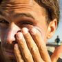 Surfista português Alex Botelho ligado a ventilação artificial