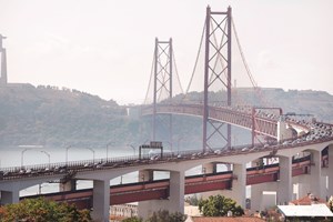 Trânsito condicionado na Ponte 25 de Abril no sentido Sul-Norte devido a acidente