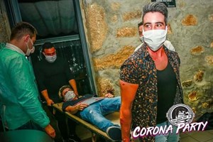 Covid-19: Hospital diz a donos de bar que os tratará 'apesar da ofensa' com 'Corona Party'