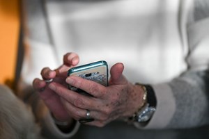 Jornalista espanhol entrega telemóvel para ser investigada espionagem com Pegasus