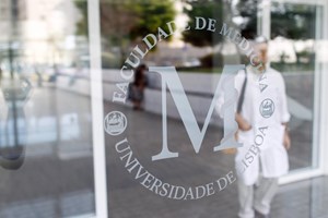 Cresce número de médicos internos que quer trabalhar no privado. Já são 43%