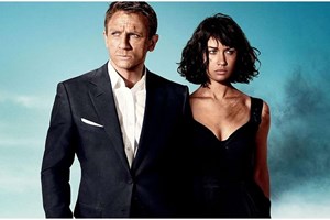 A 'bond girl' Olga Kurylenko tem coronavírus