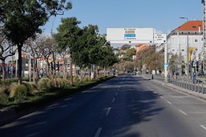 Lisboa mais silenciosa, com menos carros e menos pessoas contra o novo coronavírus
