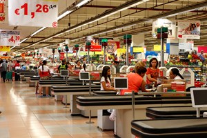 Concorrência acusa Continente, Pingo Doce, Auchan e Johnson & Johnson de 'alinhamento de preços'