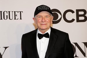 Covid-19: Dramaturgo norte-americano Terrence McNally morre aos 81 anos