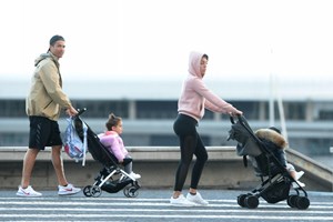 Cristiano Ronaldo e Georgina anunciam gravidez de gémeos