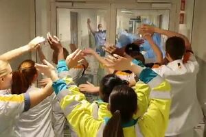 CofinaEditor_2020-03-28_07_34_53Emotionalwatchingthis.SomuchrespectforNHSstaffatthebestoftimesbutatthemo.mp4