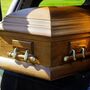 Autarquias regulam limite de pessoas em funerais 