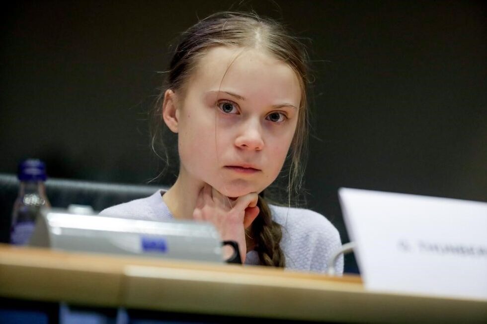 Greta Thunberg junta-se à flotilha solidária para Gaza que partiu de Barcelona
