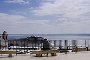 Navio com mais de 4 mil pessoas a bordo e 52 casos positivos no porto de Lisboa
