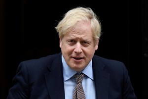 Boris Johnson retoma gradualmente funções e telefona a Donald Trump