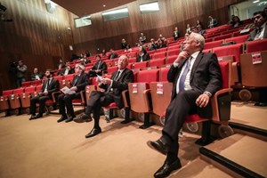 Covid-19: Políticos e peritos avaliam situação antes das medidas de 'reabertura'