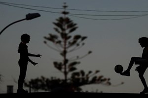 Covid-19: DGS revê norma que obriga crianças a ficarem isoladas