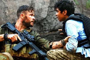 Crítica em quarentena: Extraction, boa pancadaria na Netflix