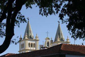 Fachada da igreja da Sé, no centro histórico de Angra do Heroísmo na ilha Terceira, nos Açores.