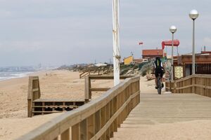 tado de emergência / Pandemia  COVID-19 Coronavírus,  SARS-CoV-2 praia