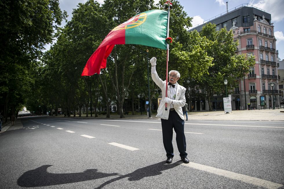 av liberdade 25 abril covid