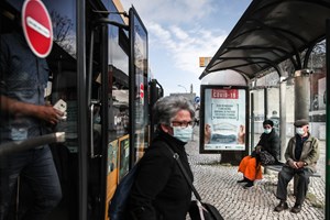 Qual é o risco de contágio no jantar de passagem de ano? Português cria simulador