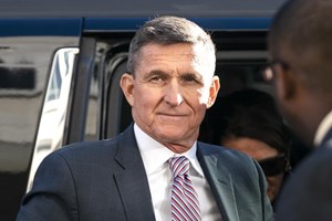 Flynn disse ter mentido ao FBI. Trump quer perdoá-lo