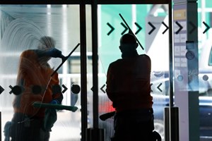 Covid-19: Pandemia 'retirou palco' a partidos populistas de direita