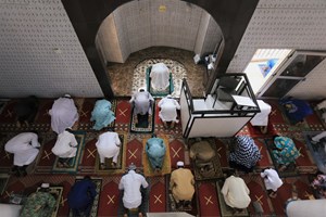 Covid-19: Médio Oriente termina Ramadão com multiplicação de número de infetados