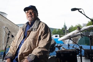 Jimmy Cobb, baterista de Miles Davis, morre aos 91 anos