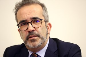 Paulo Rangel acusa instituições europeias de passividade face à Hungria