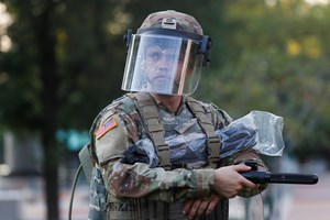 EUA ativam 5 mil efetivos da Guarda Nacional para fazer frente a protestos