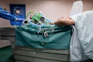 A SÁBADO no Hospital Curry Cabral durante a pandemia de covid-19 - novo coronavírus