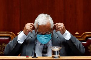 António Costa máscara