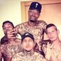 Anéis e boné semelhantes aos do rapper Mota Jr partilhados por grupo na internet