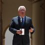 António Costa: 'Se não foi a doença a dar cabo de nós, não pode ser a cura'