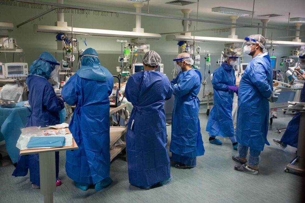 A SÁBADO no Hospital Curry Cabral durante a pandemia de covid-19 - novo coronavírus