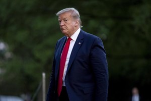 Trump congela emissão de novos vistos de trabalho e residência nos EUA até 2021